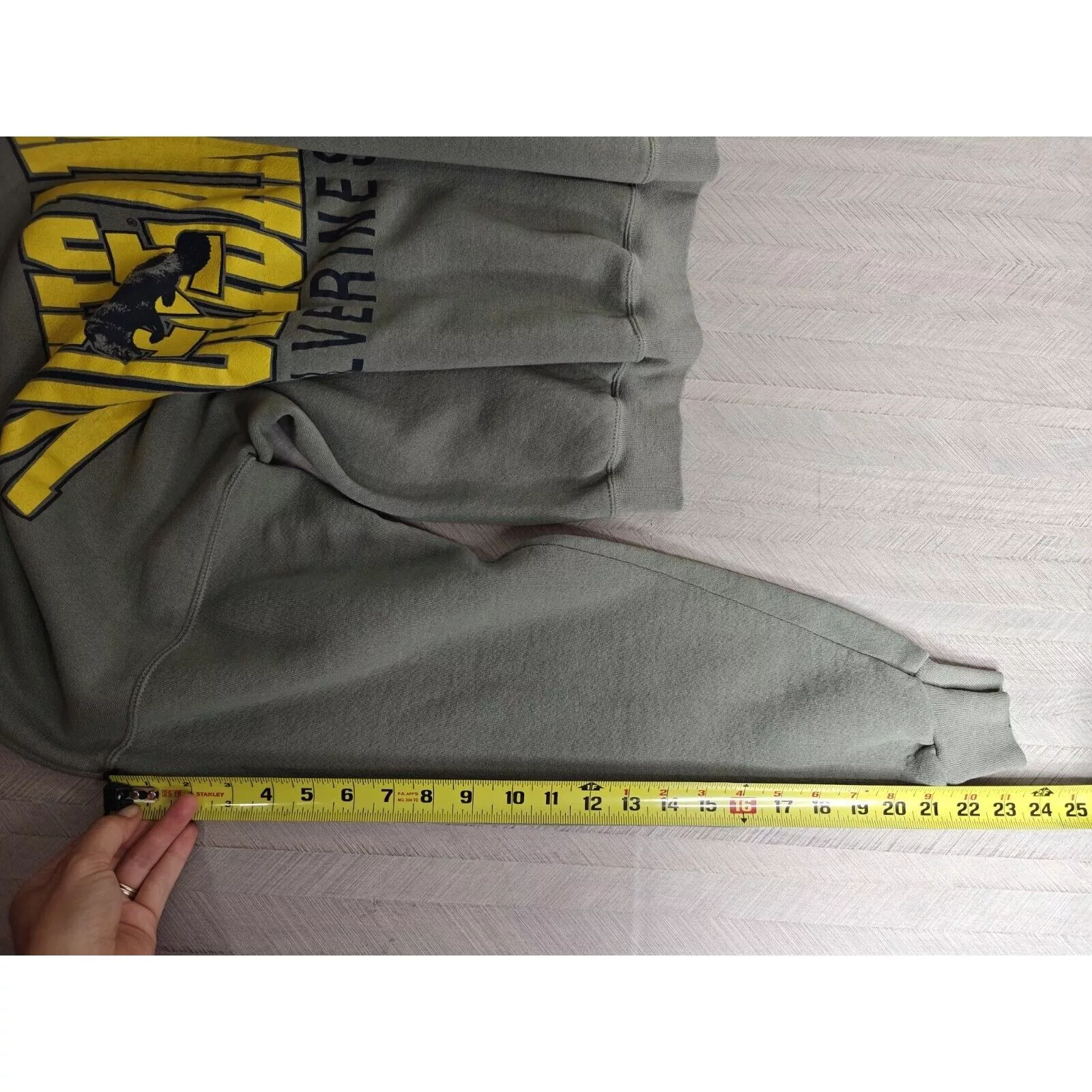 Vintage Sweatshirts Hoodies Michigan Wolverines Vintage Crewneck Graphic Sweatshirt Size White
