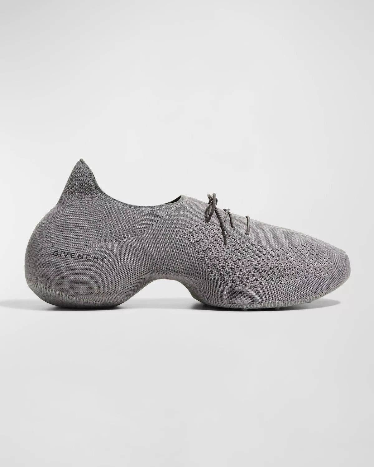 Givenchy Low Top Sneakers Givenchy o1srvl11e0624 Sneaker in Grey Gray