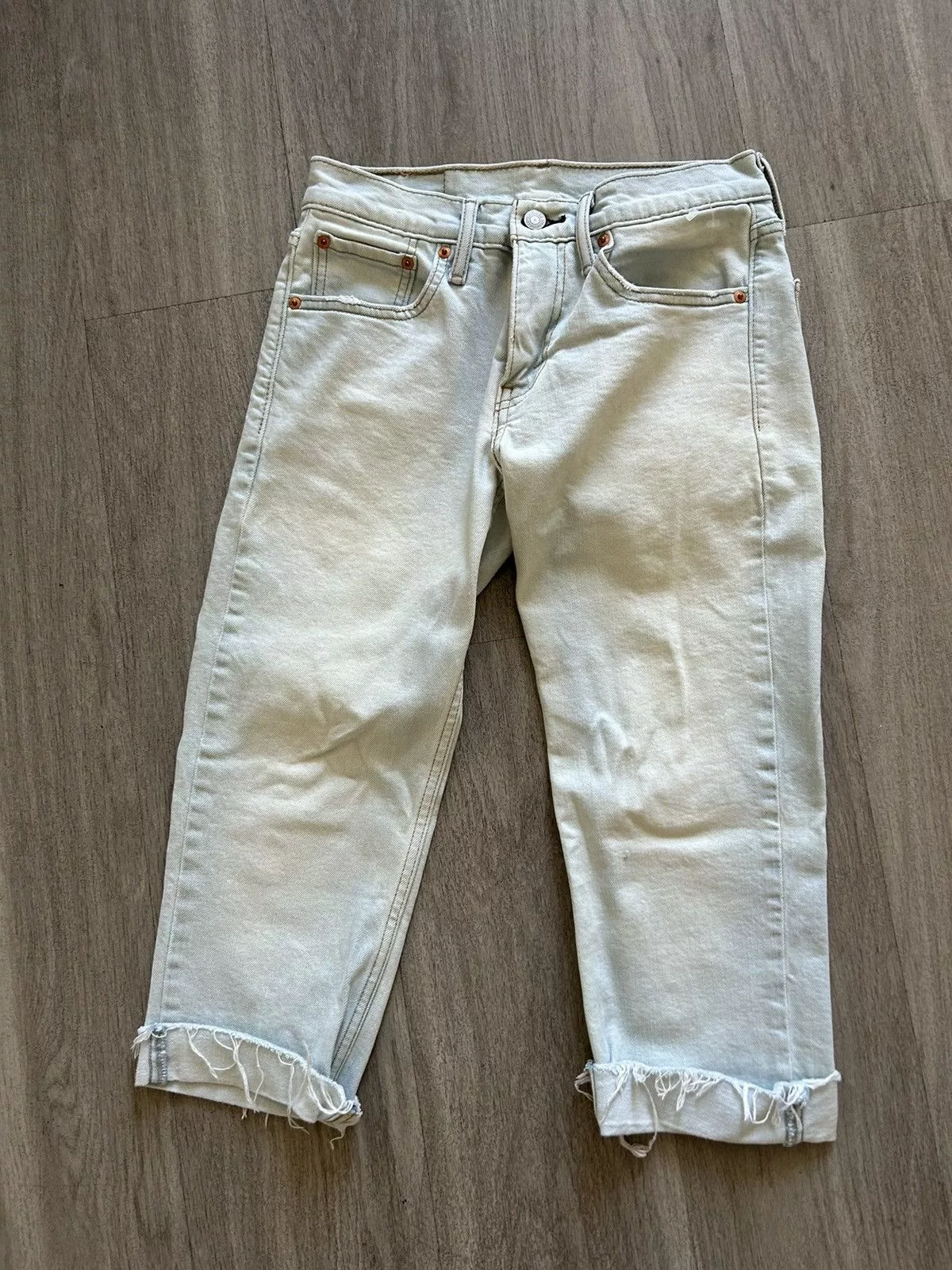 Levi's Denim Levi's Light wash cropped denim Blue