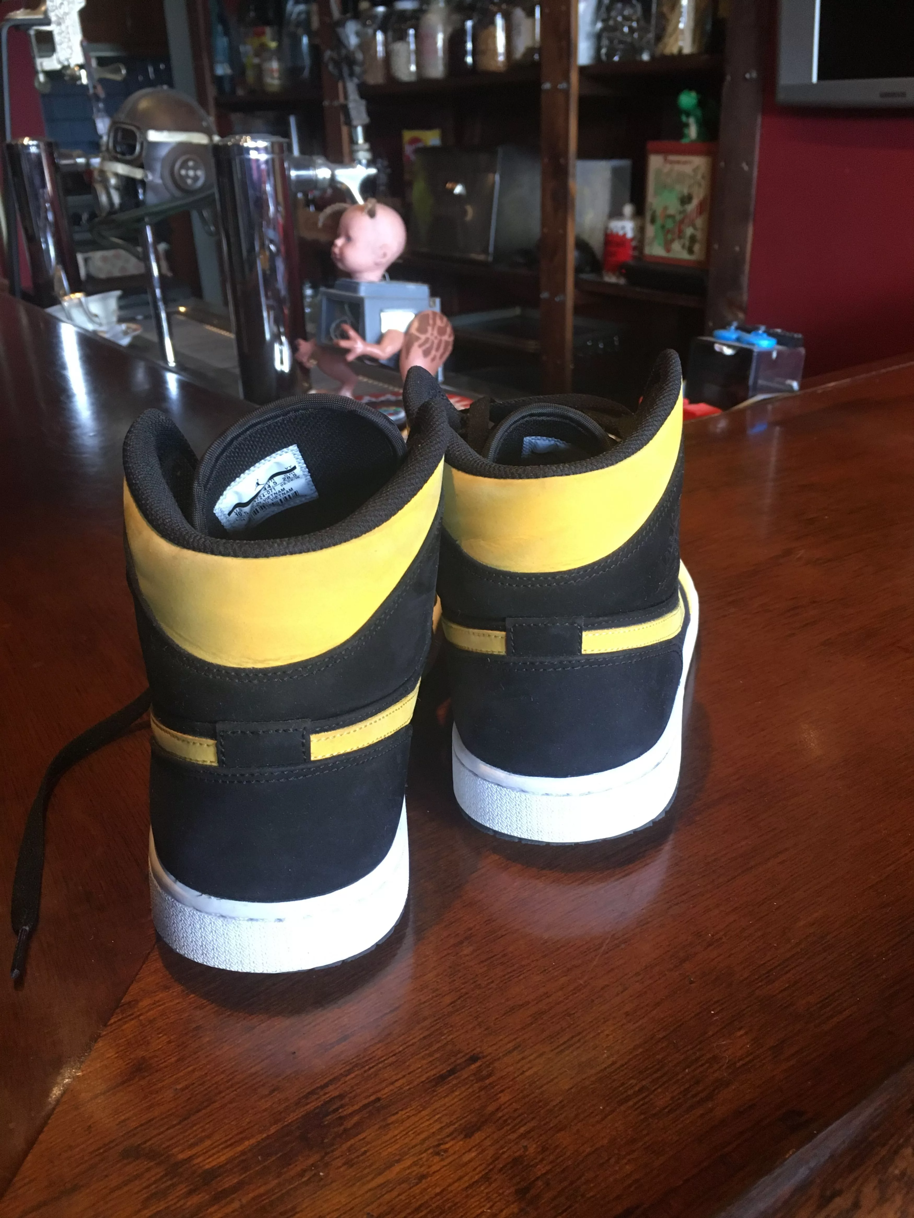 Nike Hi Top Sneakers Nike Air Jordan 1 Retro Mid Multi