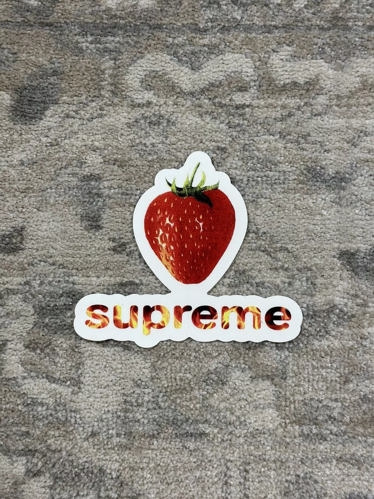 Supreme Supreme Supreme Strawberry Sticker Multi