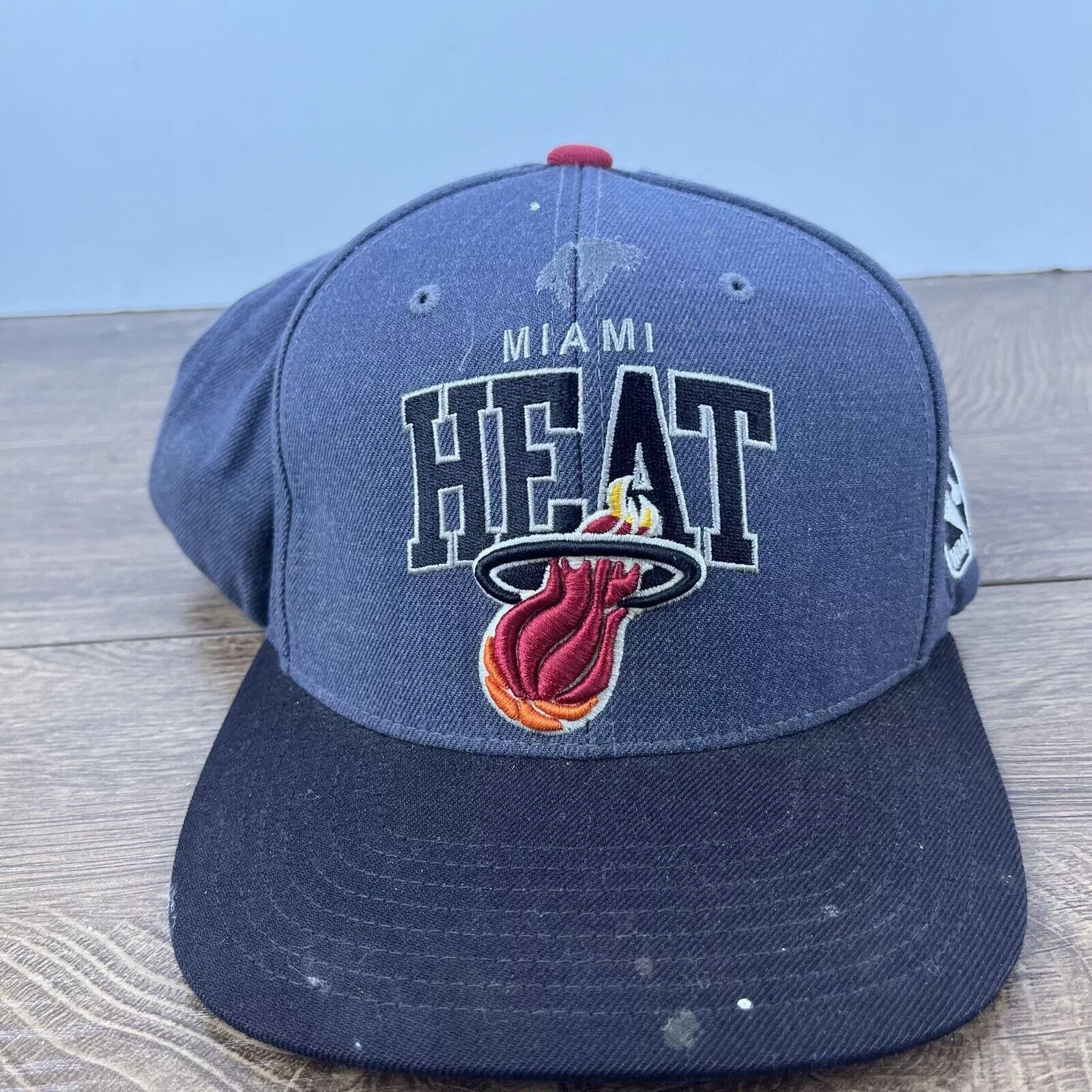 Mitchell & Ness Hats Miami Heat Snapback Hat Mitchell & Ness Gray Cap Adjustable