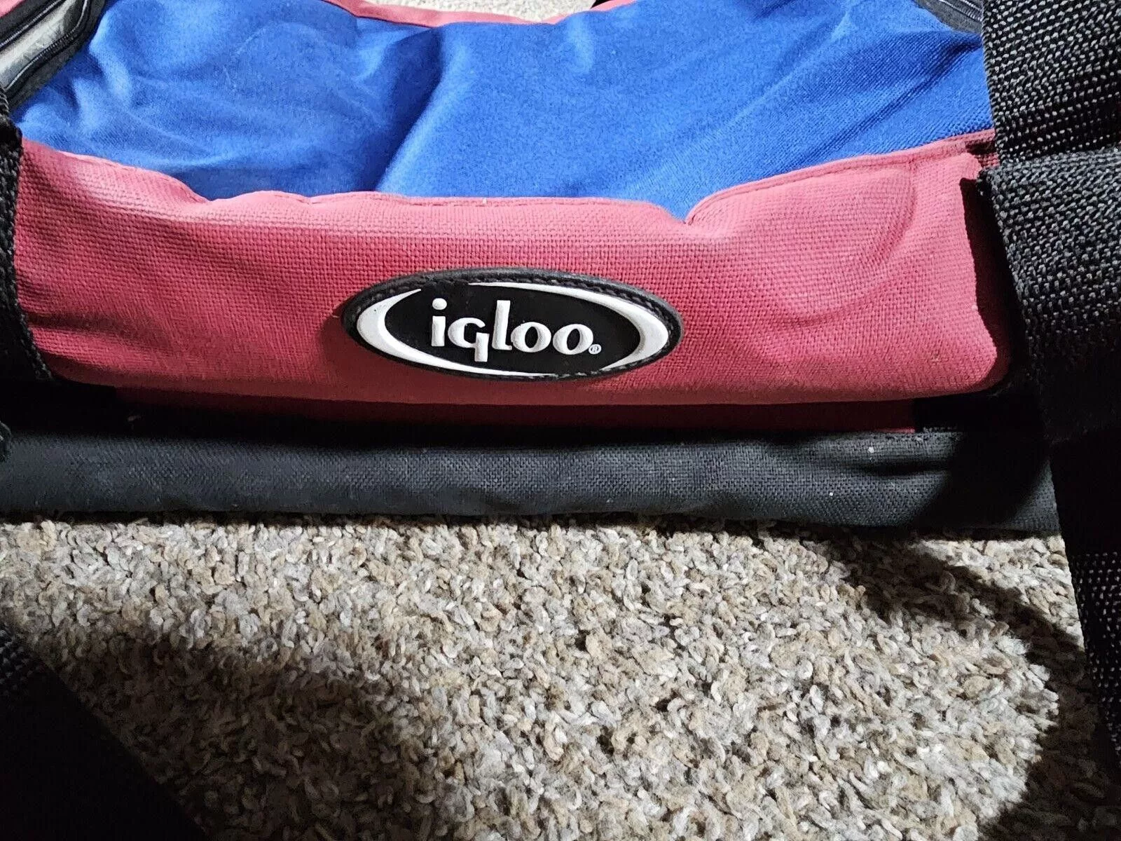 Designer Miscellaneous Designer igloo duffle 3 separate zippered section cooler bag Strap Blue