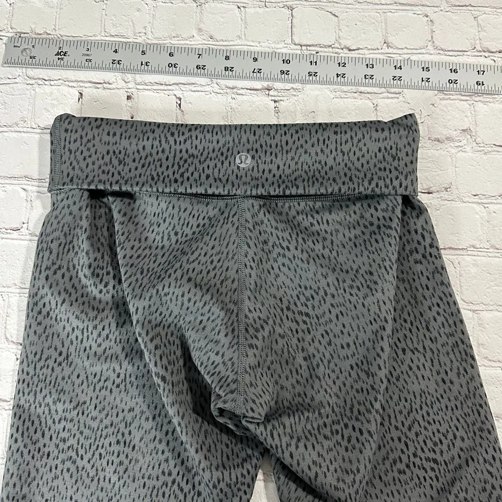 lululemon leggings size 6 Gray