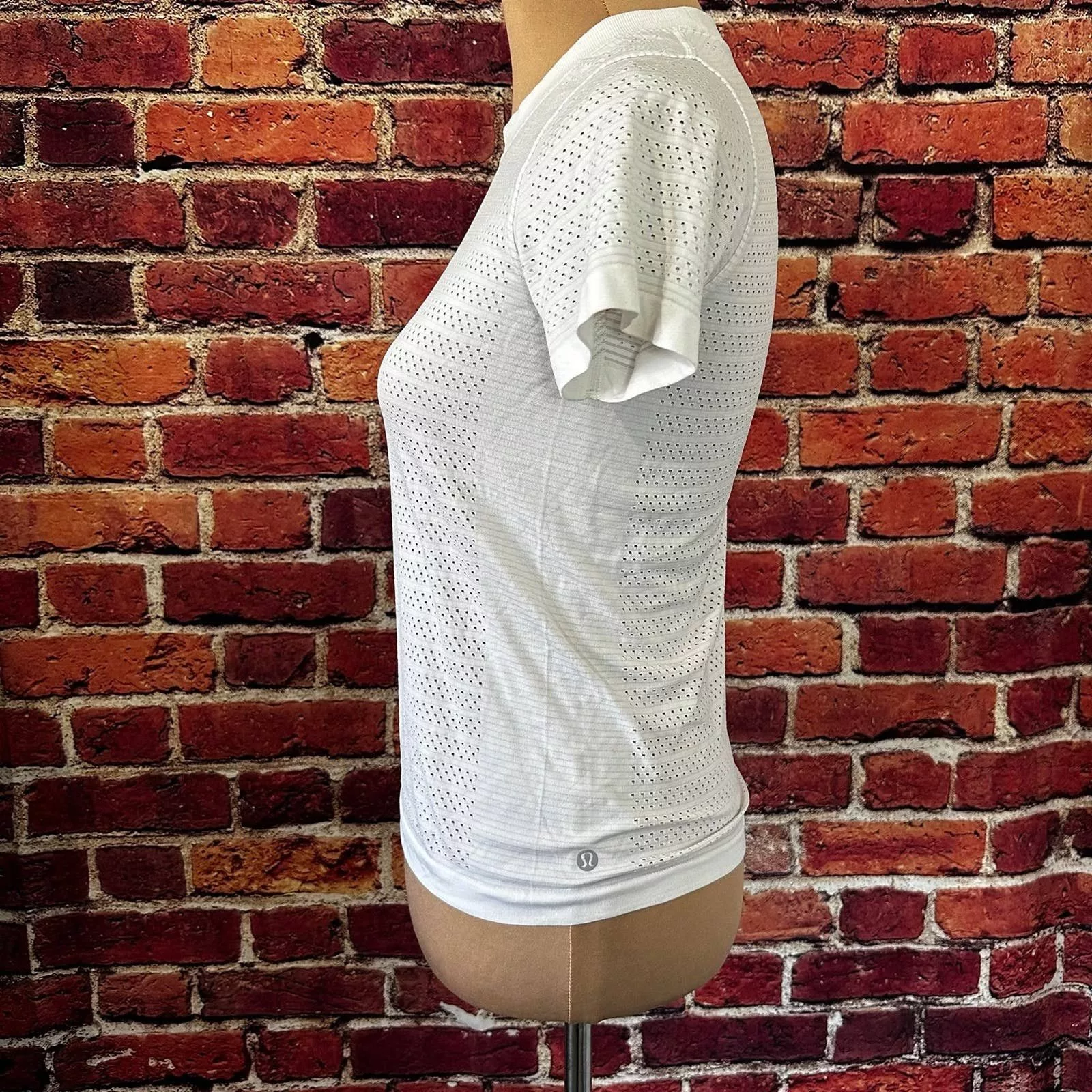 Lululemon Tank Tops Lululemon White womens tee
