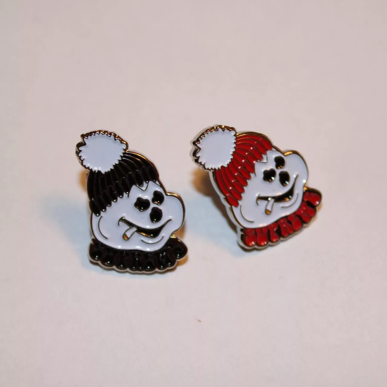 Supreme Supreme Supreme Snowman Pin Set Black