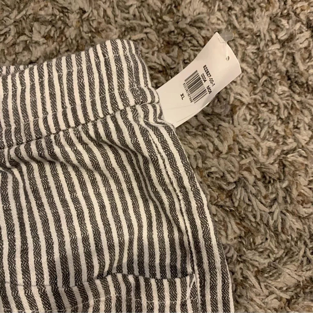 Women’s Old Navy Shorts White