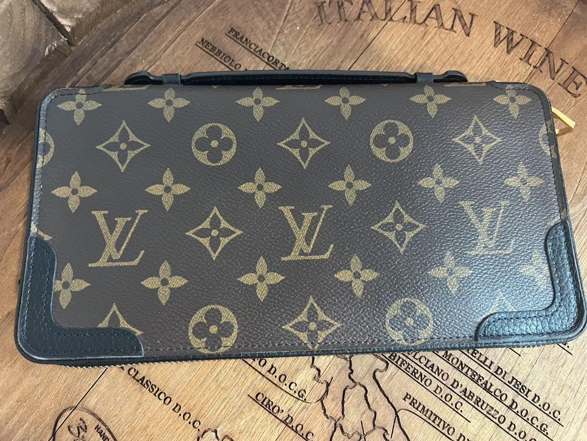 Louis Vuitton Wallets Louis Vuitton Daily Organizer Wallet Brown