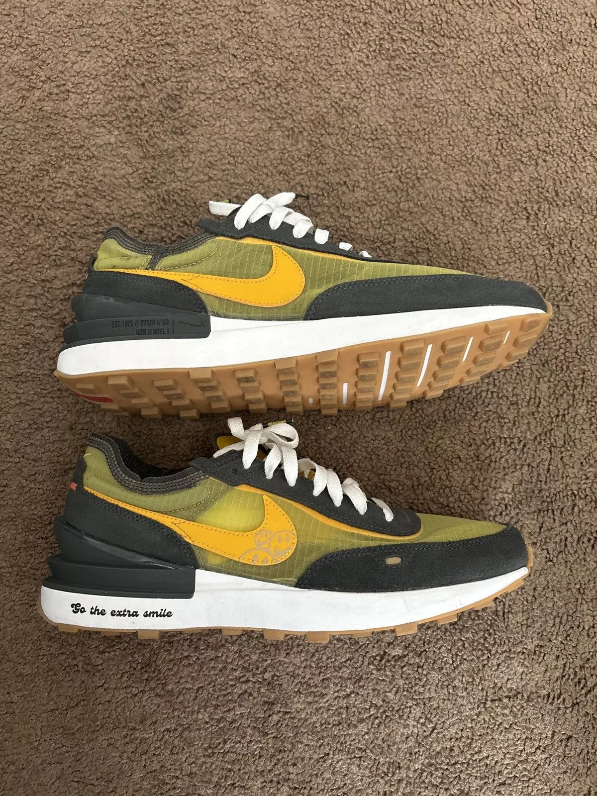 Nike Low Top Sneakers Nike waffle one SE Yellow
