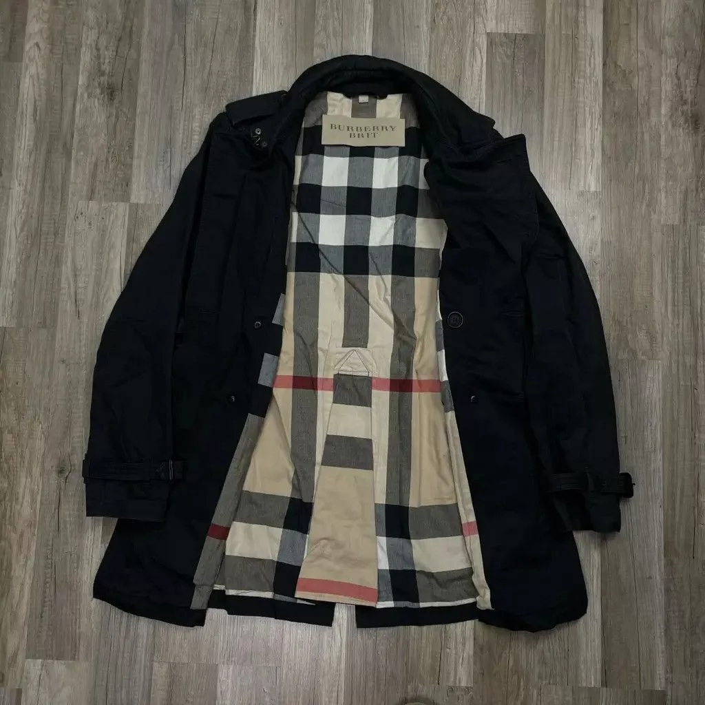 Burberry Coats Burberry trench coat with pattern Size: M Black