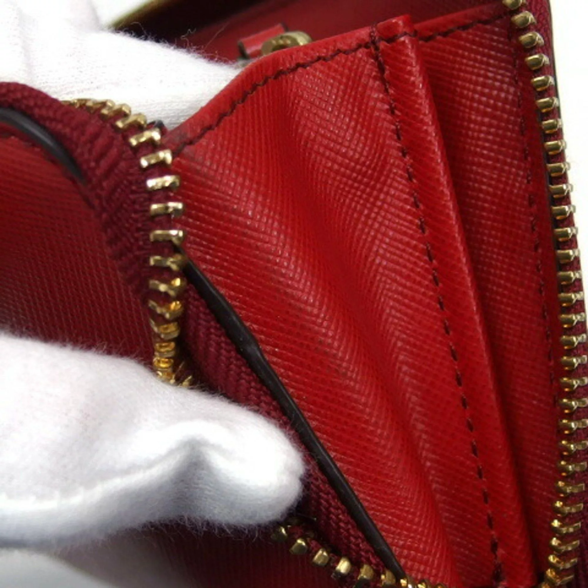 Tory Burch Wallets Tory Burch Round Zip Medium Wallet with Wrist Strap, Red