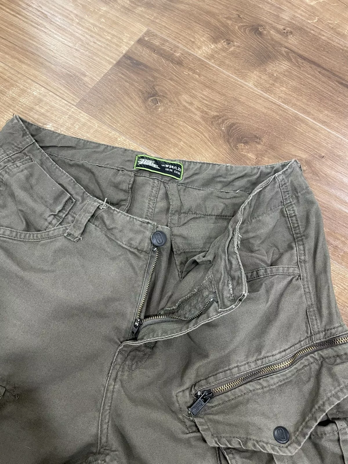Vintage Casual Pants Vintage Olive Military Cargo Pockets Bondage Pants Size 34 Green