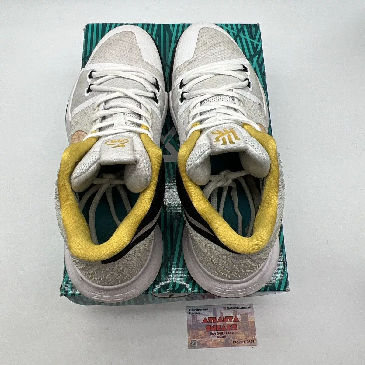 Nike Low Top Sneakers Nike Kyrie 3 NF White