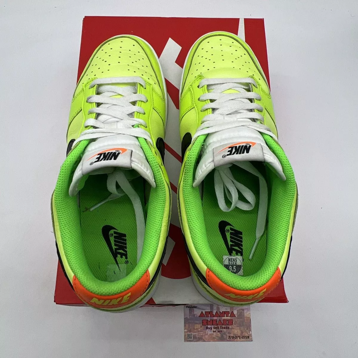 Nike Low Top Sneakers Nike dunk low volt Yellow