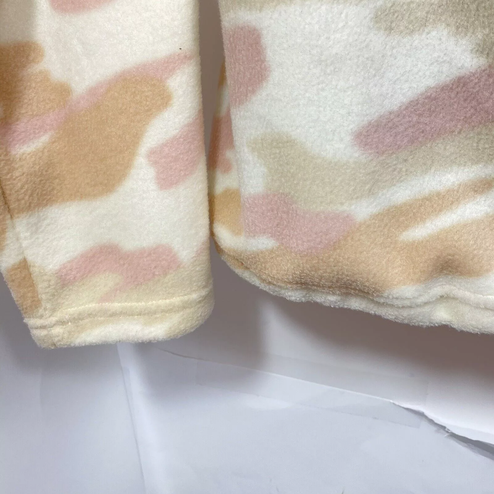 Other Sweatshirts Other Derek Heart Large Fleece Cream & Pink Camouflage Sweatshirt