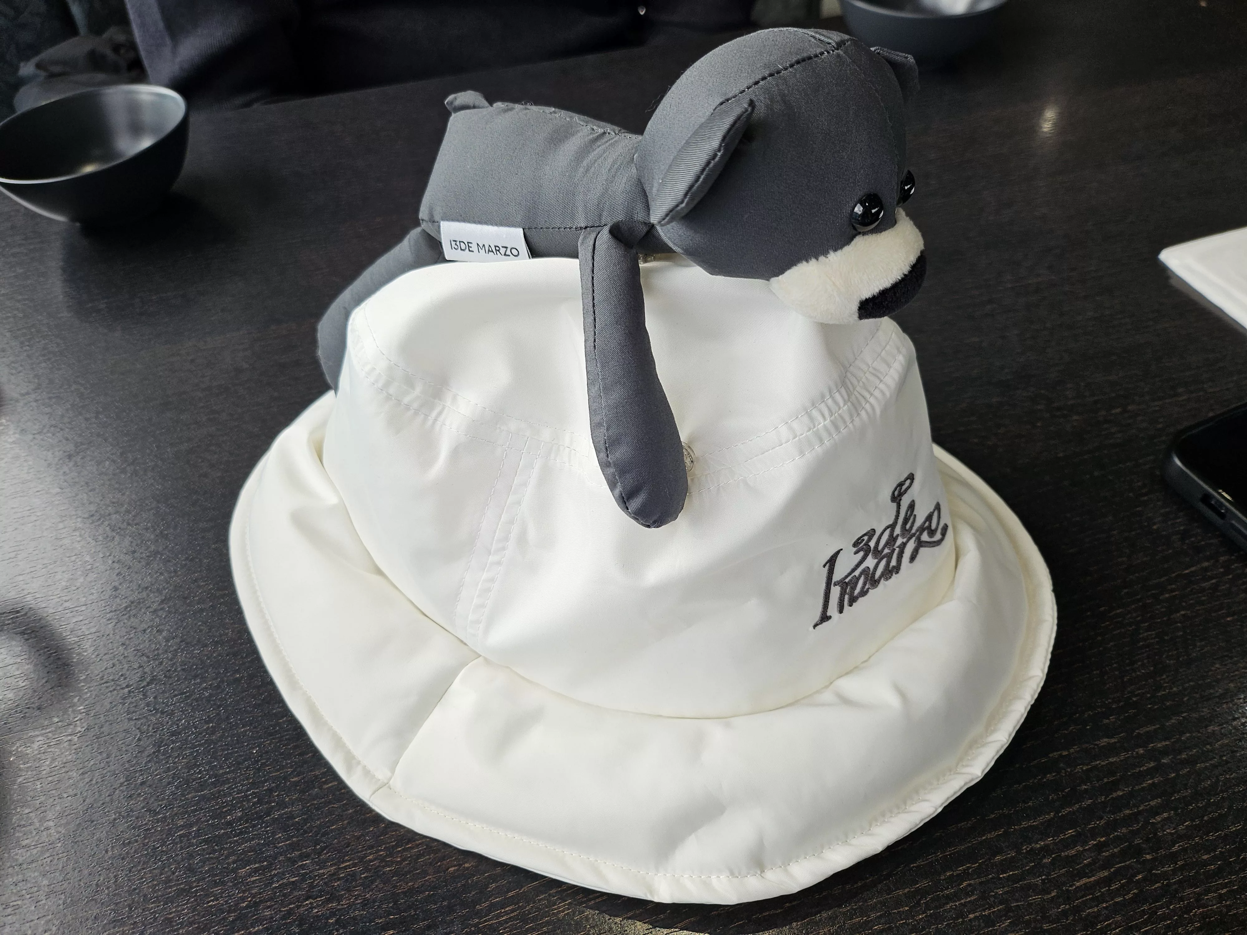 Other Hats Other 13 de marzo luminous bucket hat White Streetwear