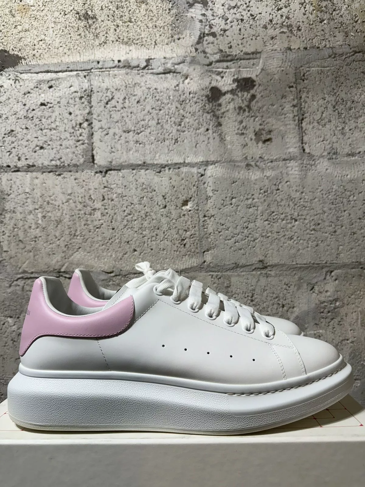 Alexander McQueen Low Top Sneakers ALEXANDER MCQUEEN Oversized Sneakers Pink White