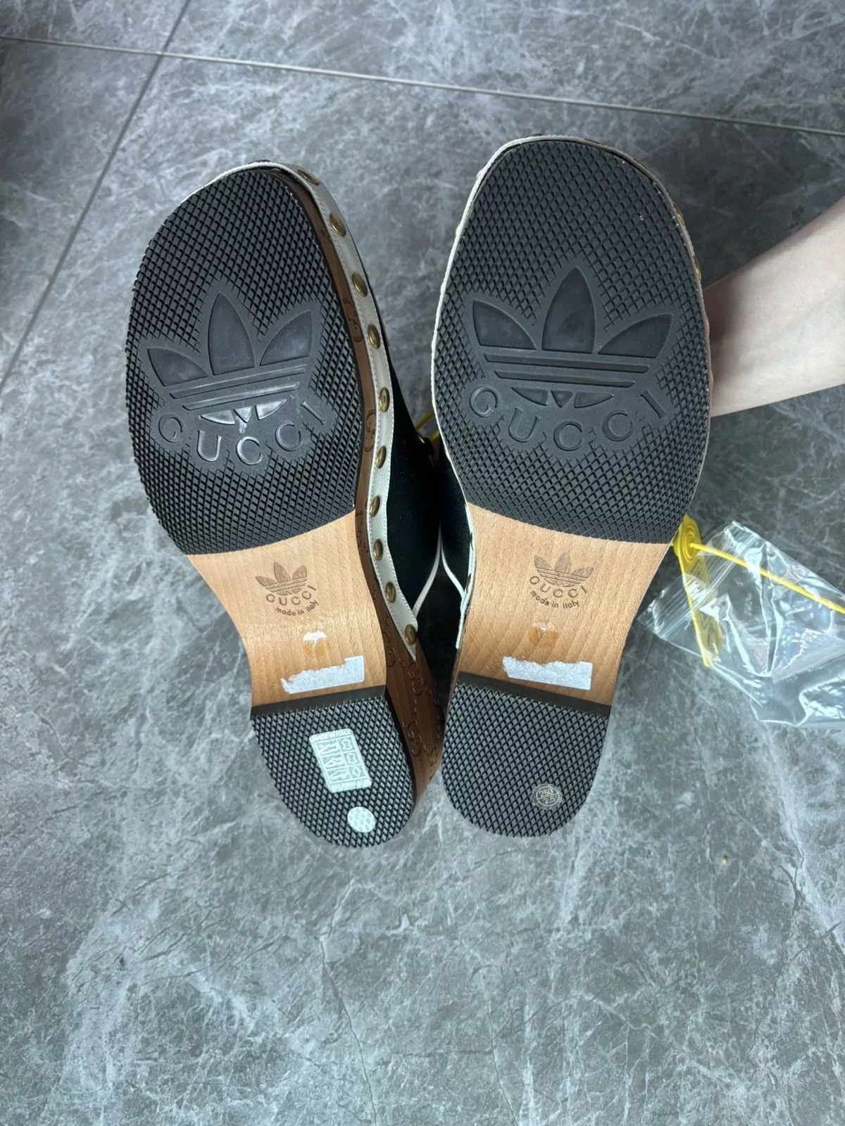 Gucci Slip Ons Gucci clog Black