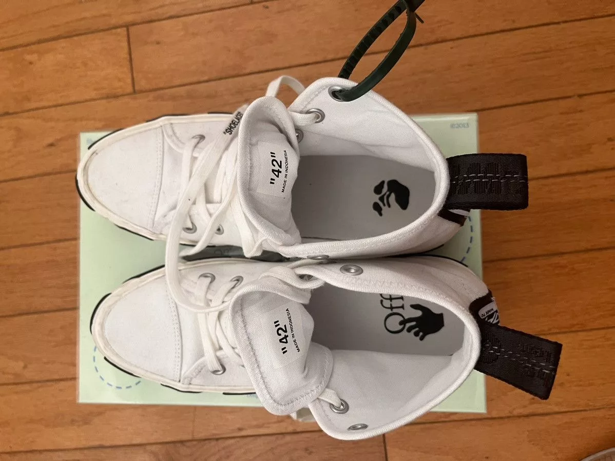 Off-White Hi Top Sneakers Off-White Vulc Mid Canvas