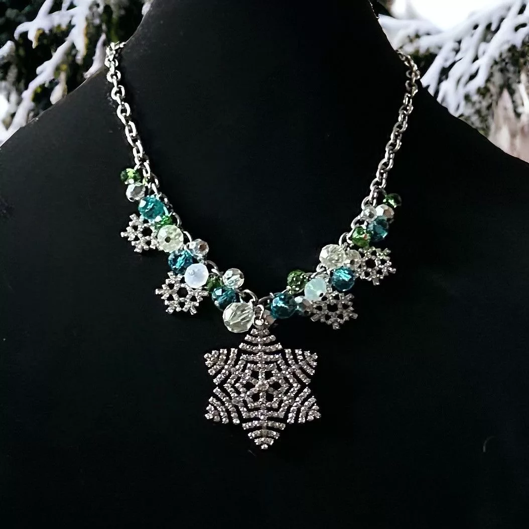 Other Necklaces Other Snowflake charm statement necklace Silver