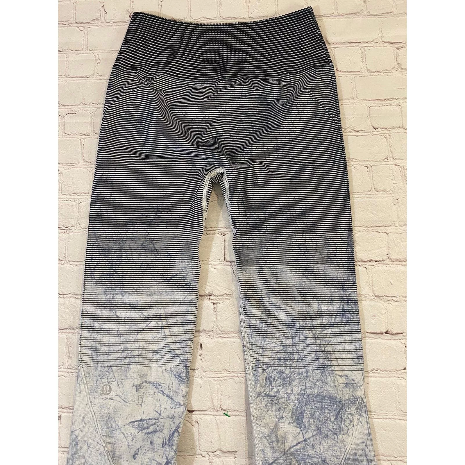 lululemon leggings size 4 Gray
