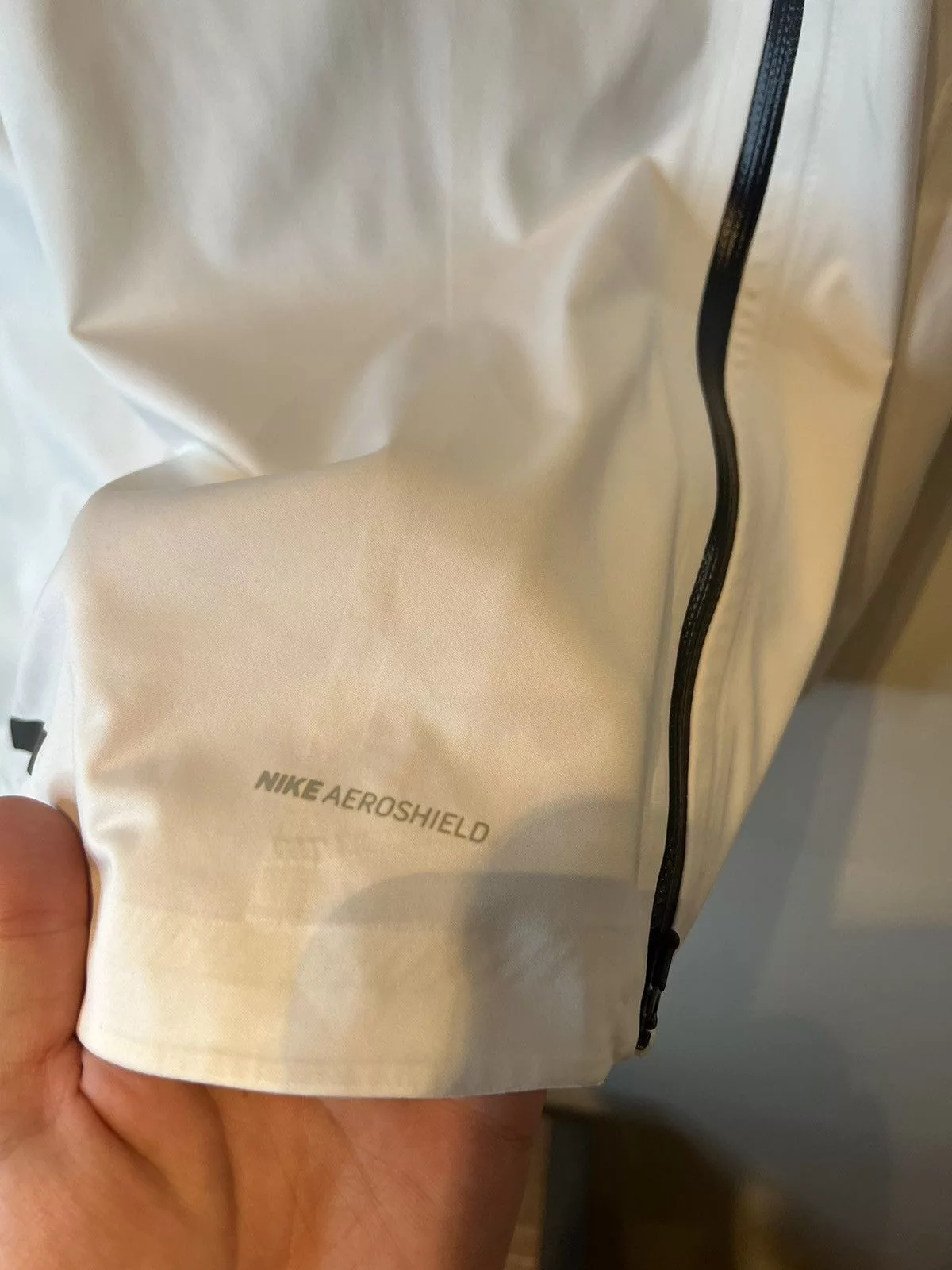 Nike Raincoats Nike Aeroshield Run Jacket With Hood Size Medium White
