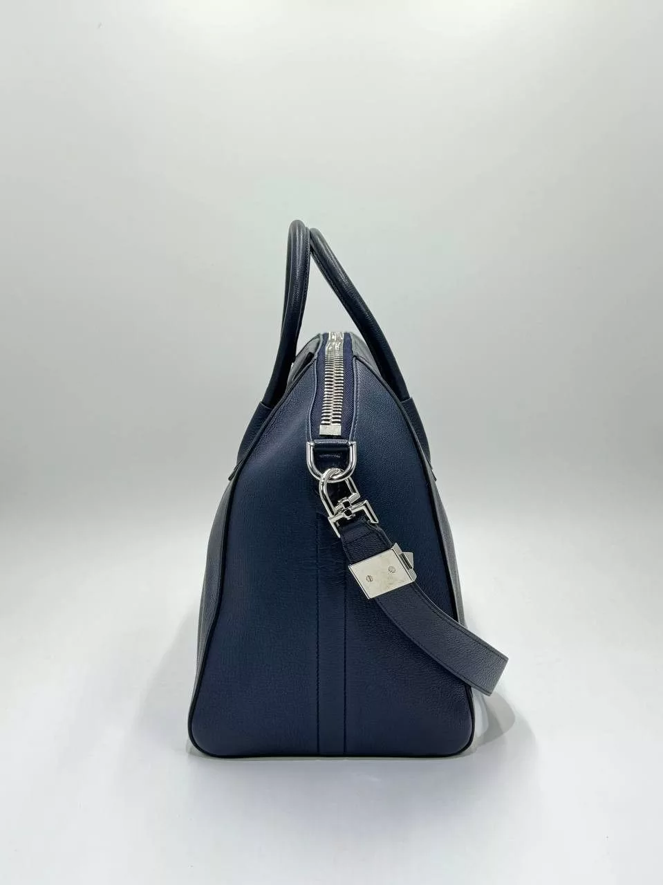 Givenchy Handle Bags Givenchy Antigona Medium Leather Hand Bag Blue
