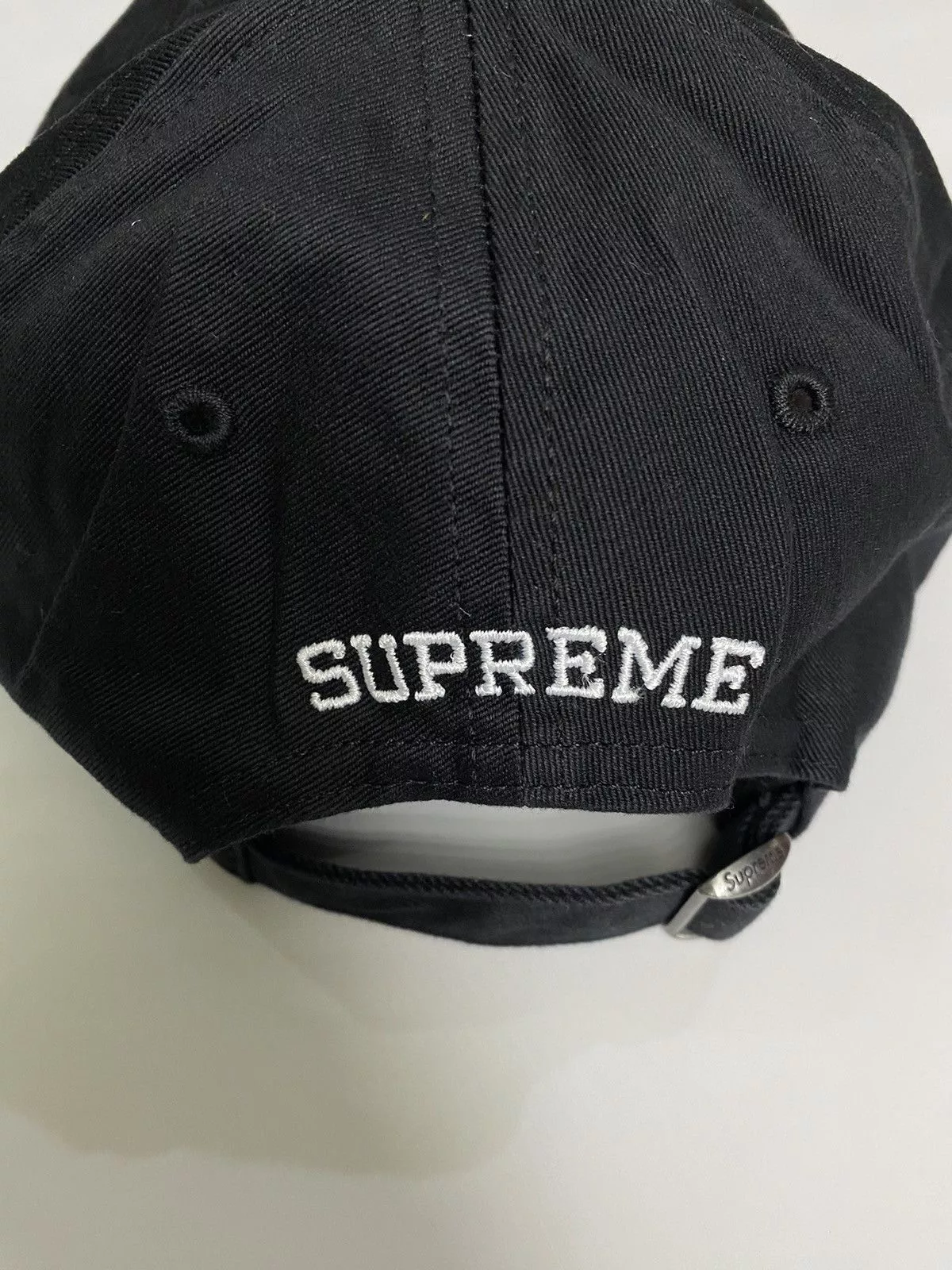 Supreme Hats SUPREME 6 PANEL HAT. White