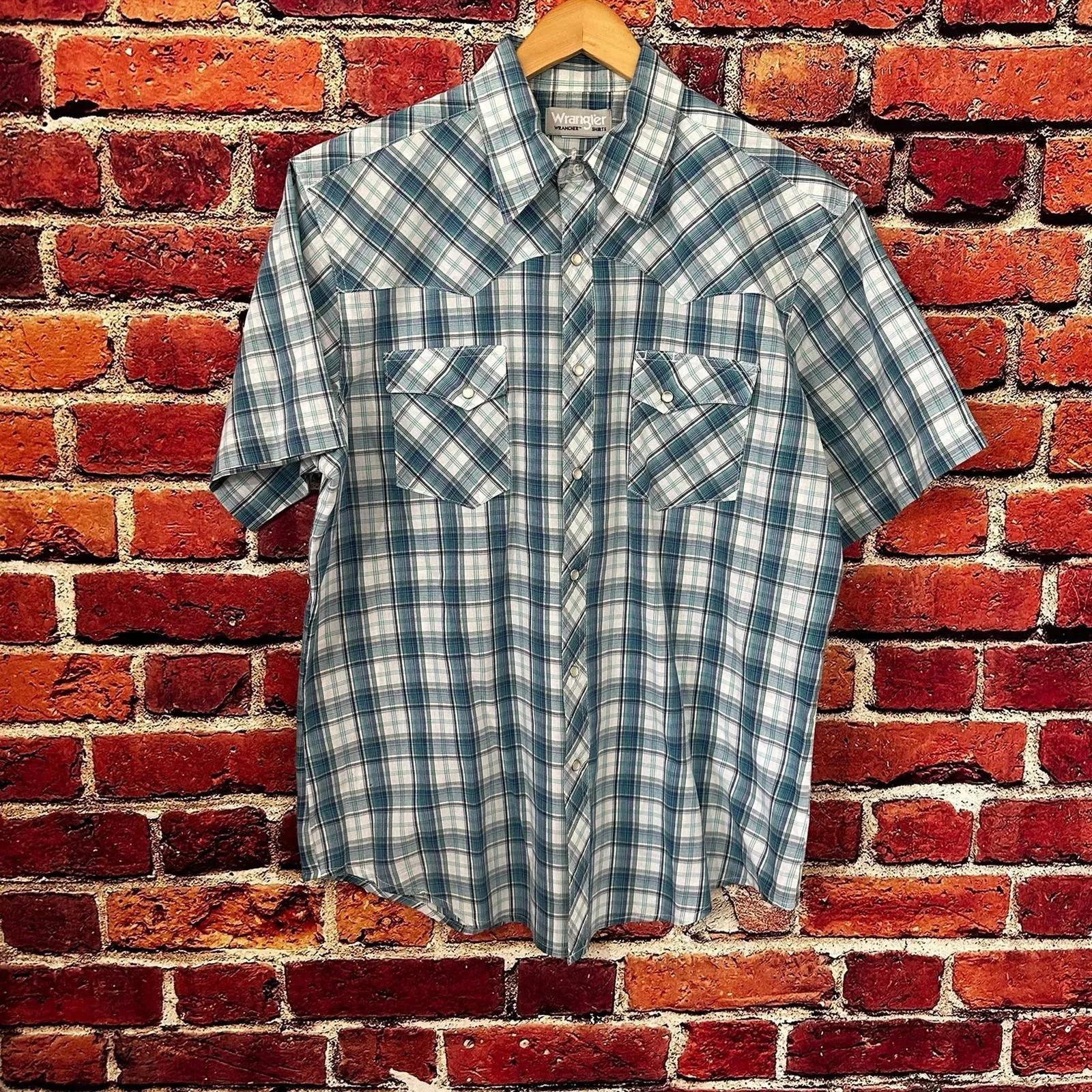Wrangler Shirts Button Ups Men’s wrangler, button-down size large Blue