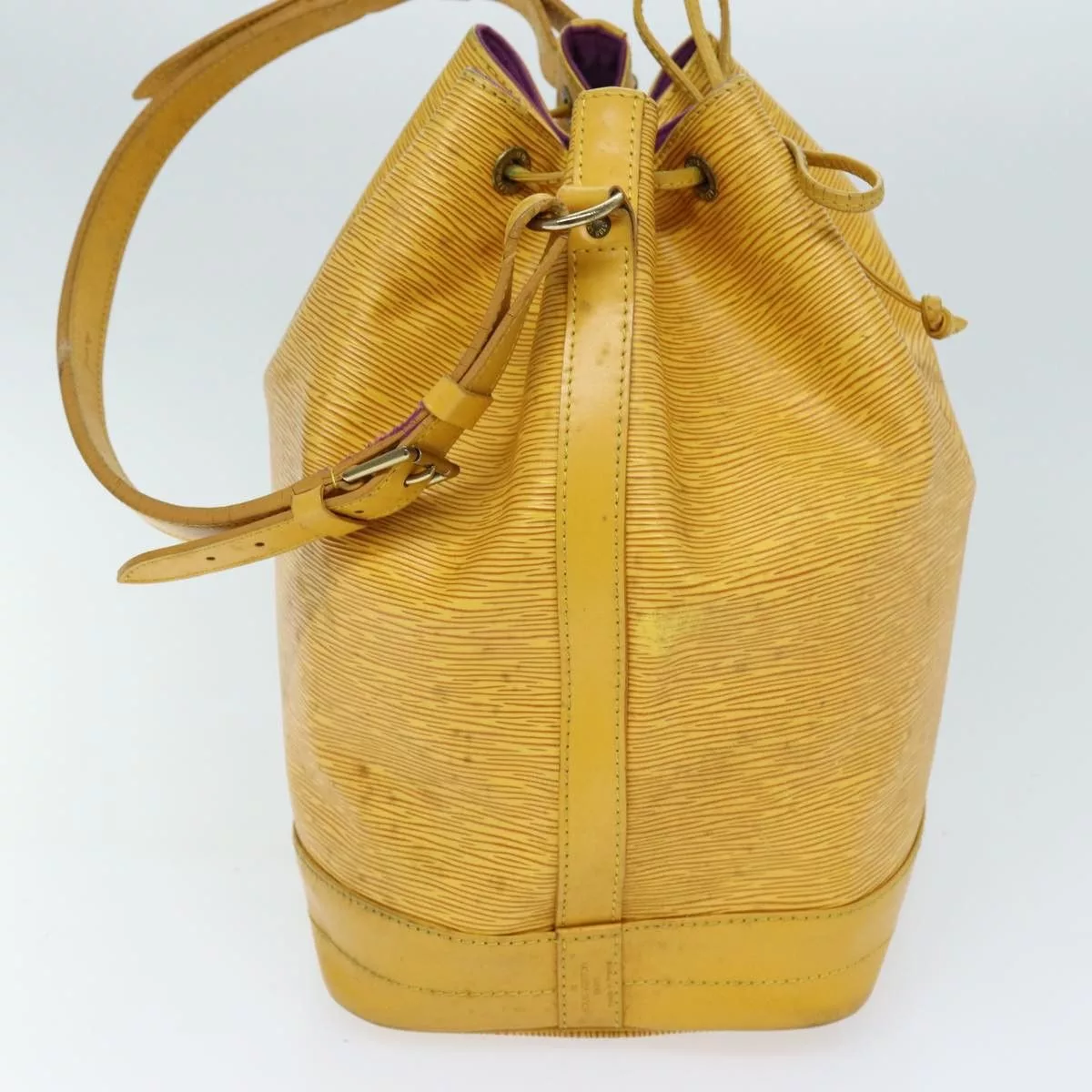 Louis Vuitton Shoulder Bags Louis Vuitton Noé shoulder Yellow
