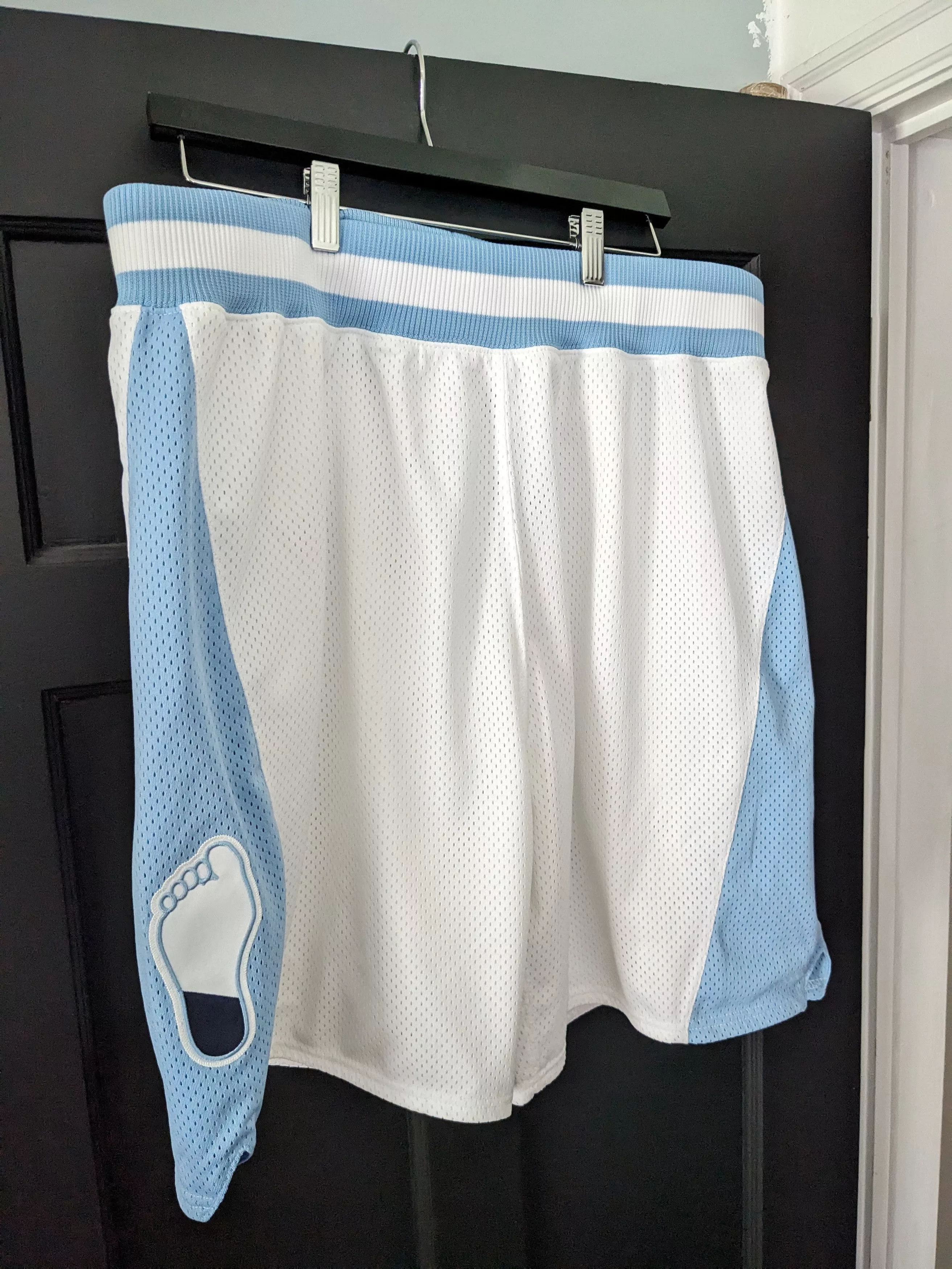 Mitchell & Ness Shorts Mitchell & Ness UNC '83-84 Authentic Home Game Shorts White Sportswear