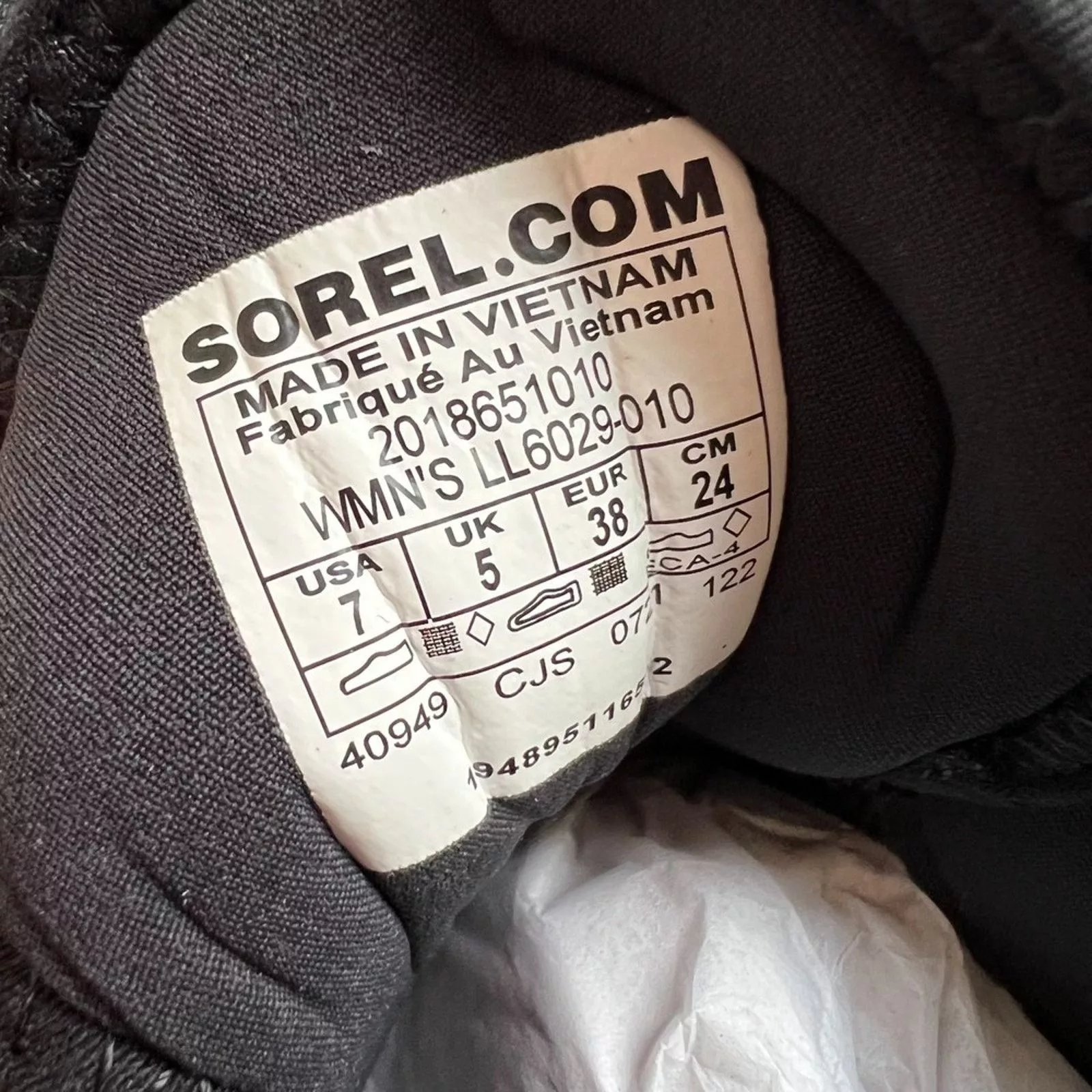 SOREL Low Top Sneakers SOREL Explorer Blitz Stride Strap Sneakers w/ Box, US7 Black
