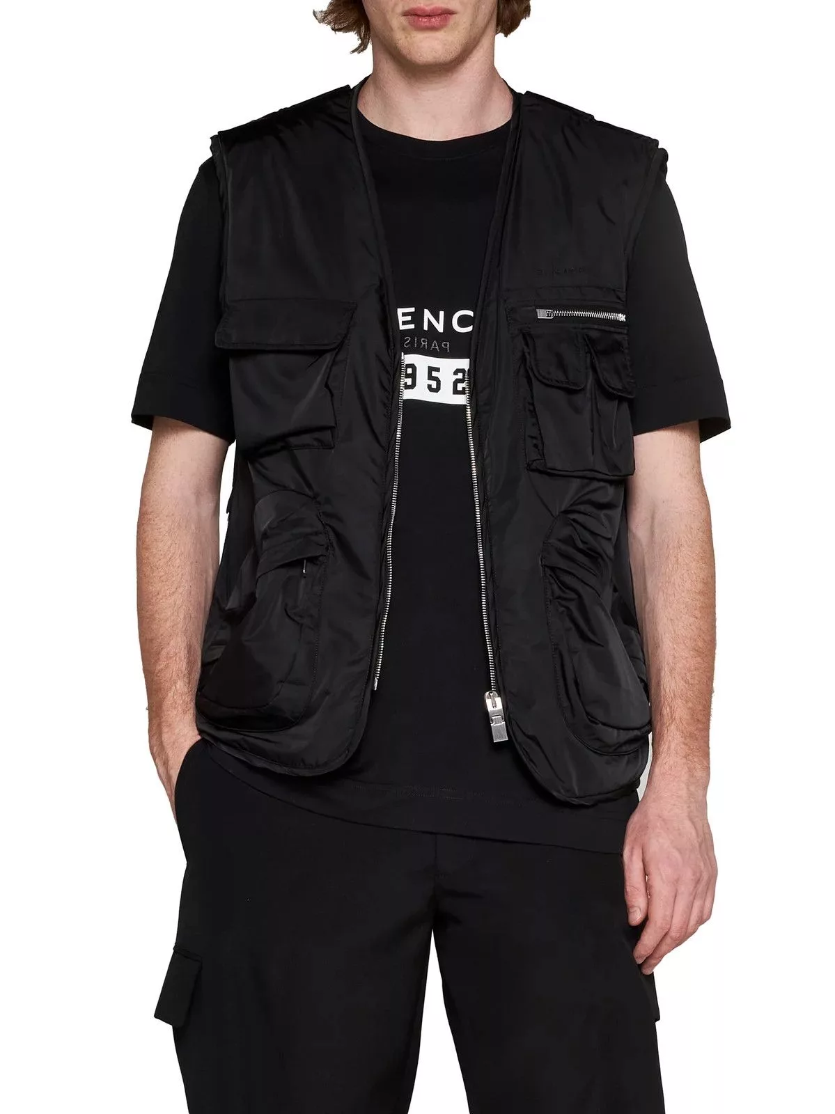 Givenchy Vests Givenchy o1srvl11e0624 Zip-Up Logo Embroidered Vest in Black