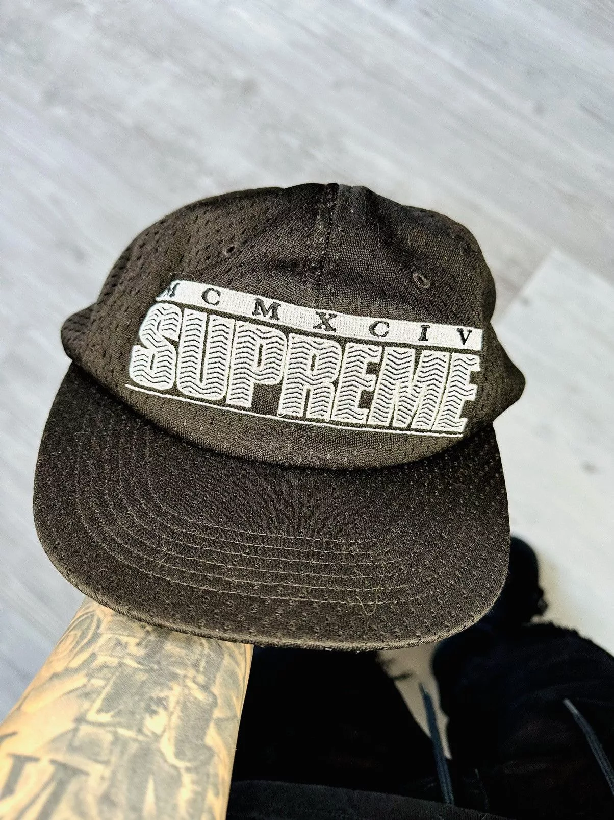 Supreme Supreme Supreme hat Black