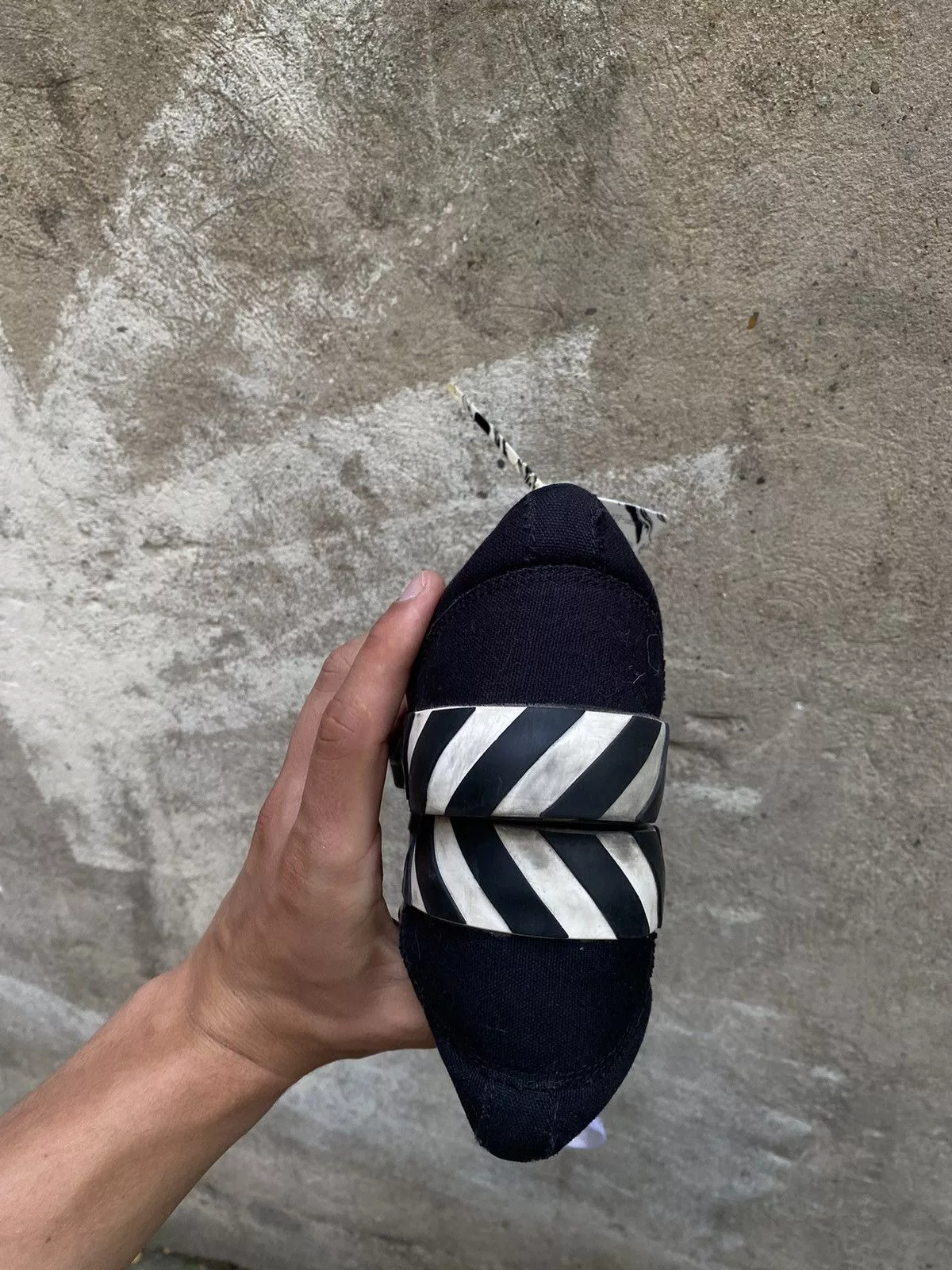 Off-White Low Top Sneakers Off-White Low Sneakers Black