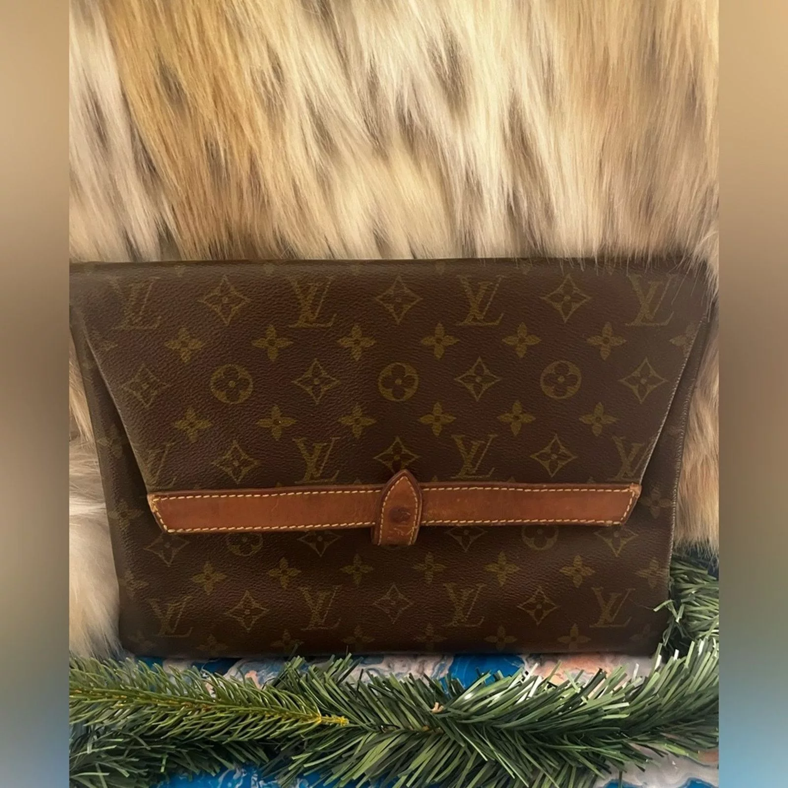 Louis Vuitton Shoulder Bags 💎 Vintage Louis Vuitton Monogram Fold over large clutch Brown