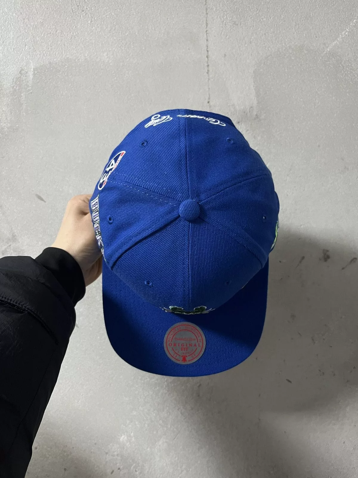 Mitchell & Ness Hats Mitchell & Ness Mitchell Ness NBA Milwaukee Bucks 2021 Champion Snapback Blue Streetwear