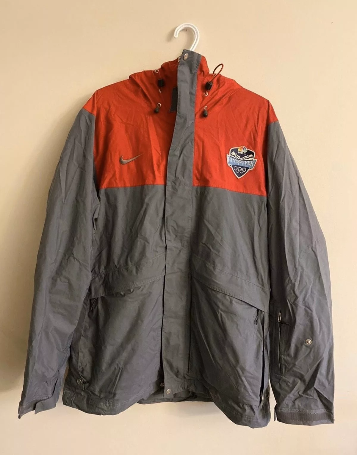 Nike Heavy Coats Nike × Vintage NIKE ACG VANCOUVER 2010 OLYMPIC NBC STAFF JACKET Gray Streetwear