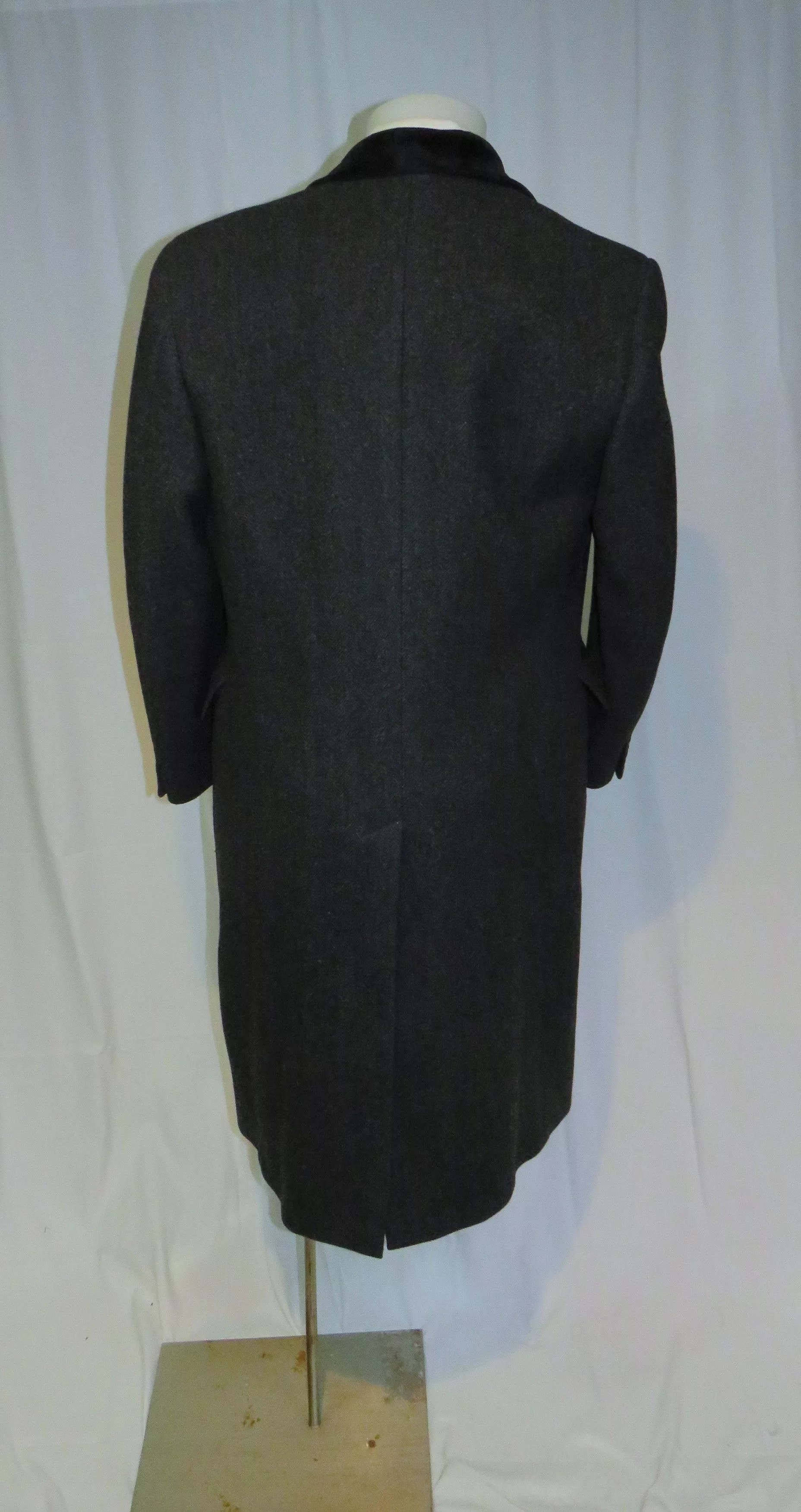 Paul Stuart Heavy Coats Paul Stuart Gray Herringbone Double Breasted Chesterfield 41R