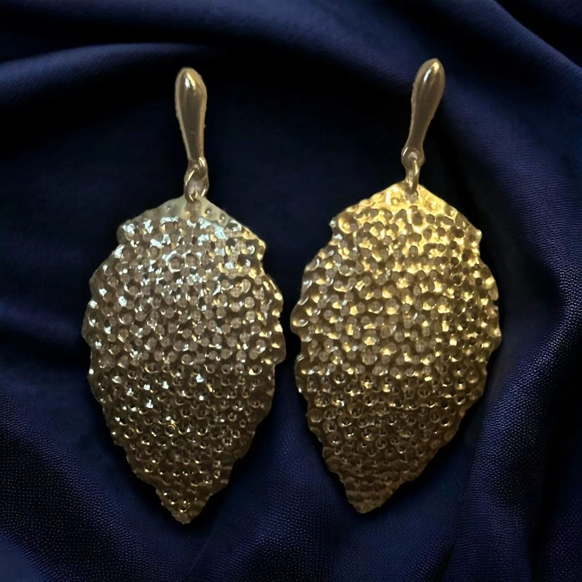 Other Earrings Other Gold filigree curved leaf dangle earrings