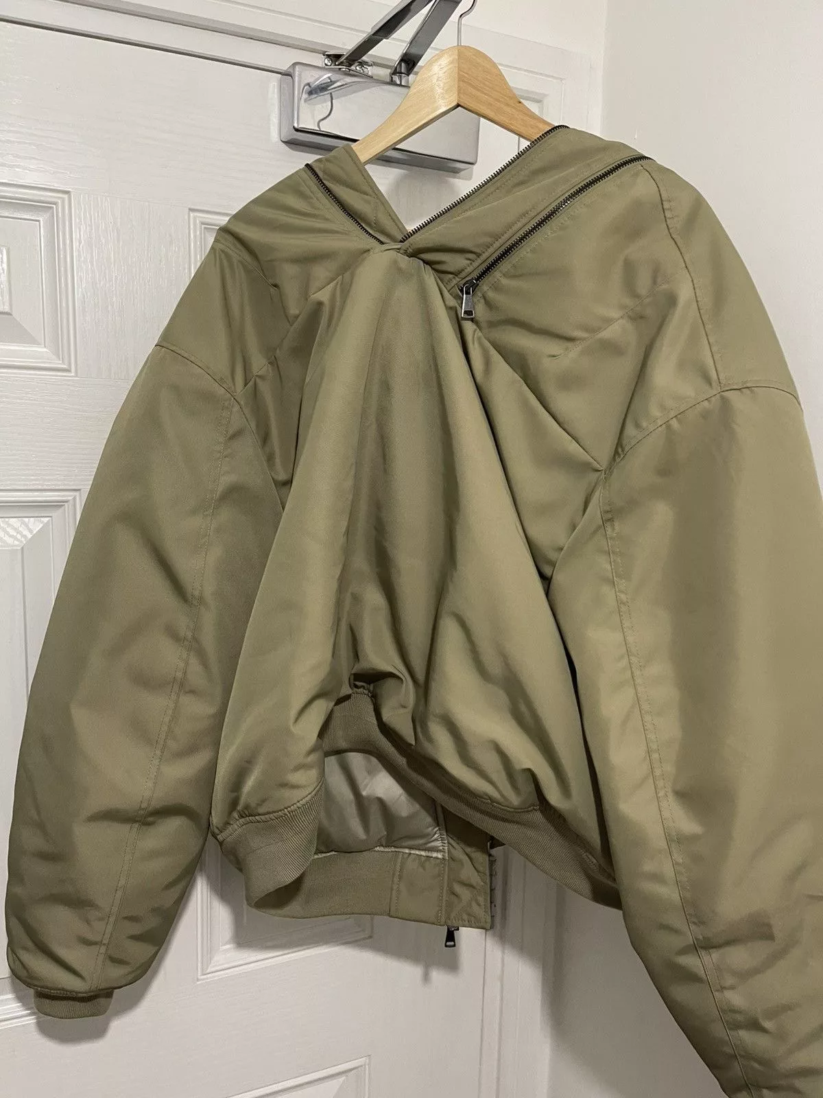 Y/Project Bombers Y/Project Y/Project Drop-Shoulder Double Zipped Jacket Beige