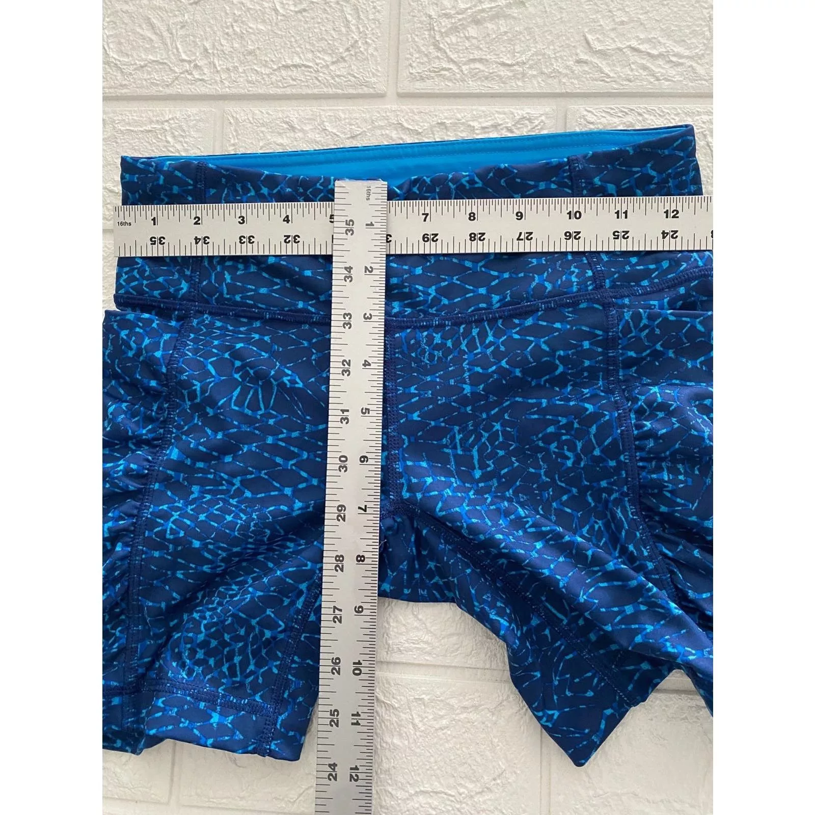 lululemon shorts size 4 Blue