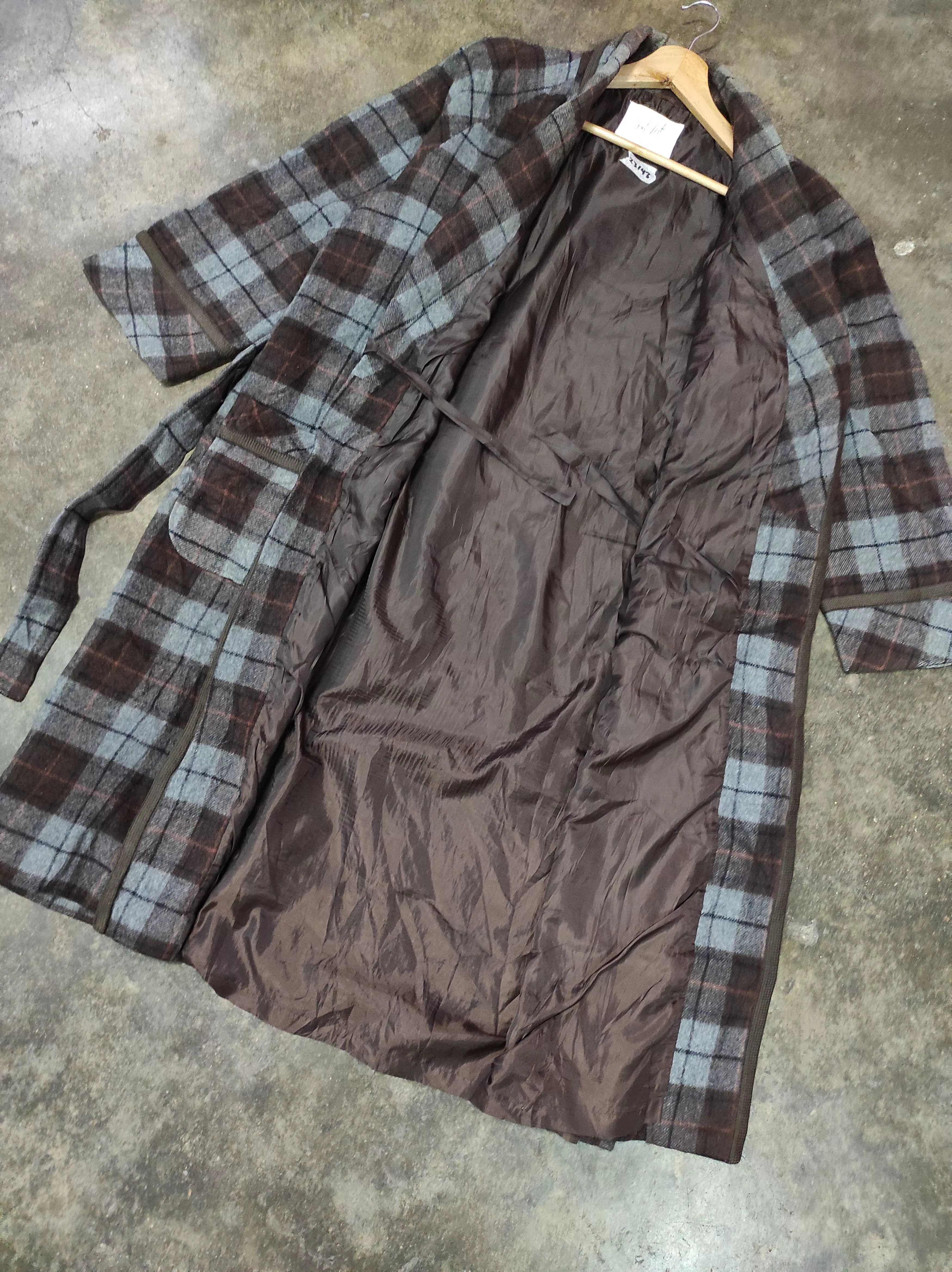 Pierre Balmain Cloaks Capes VENT VENT PAR PIERRE BALMAIN PARIS PLAID ROBE JACKET Multi Vintage