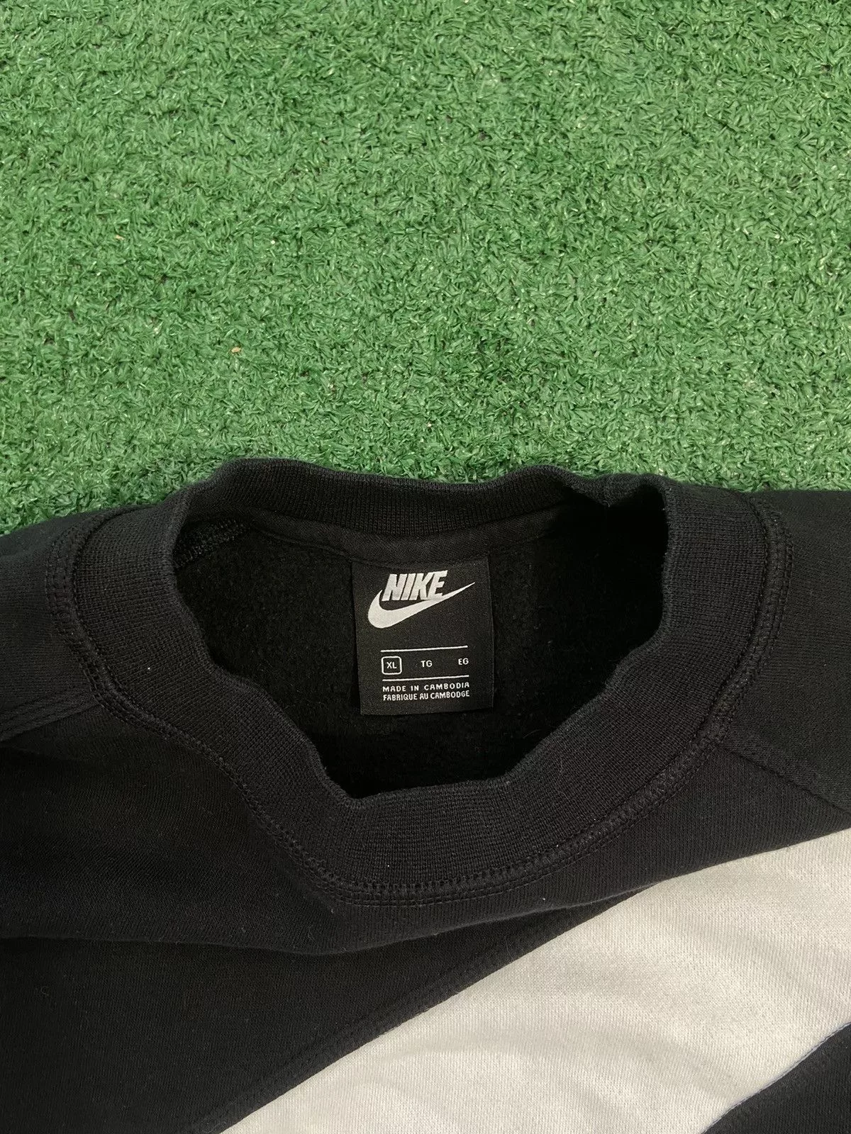 Nike Blouses Nike crewneck Black