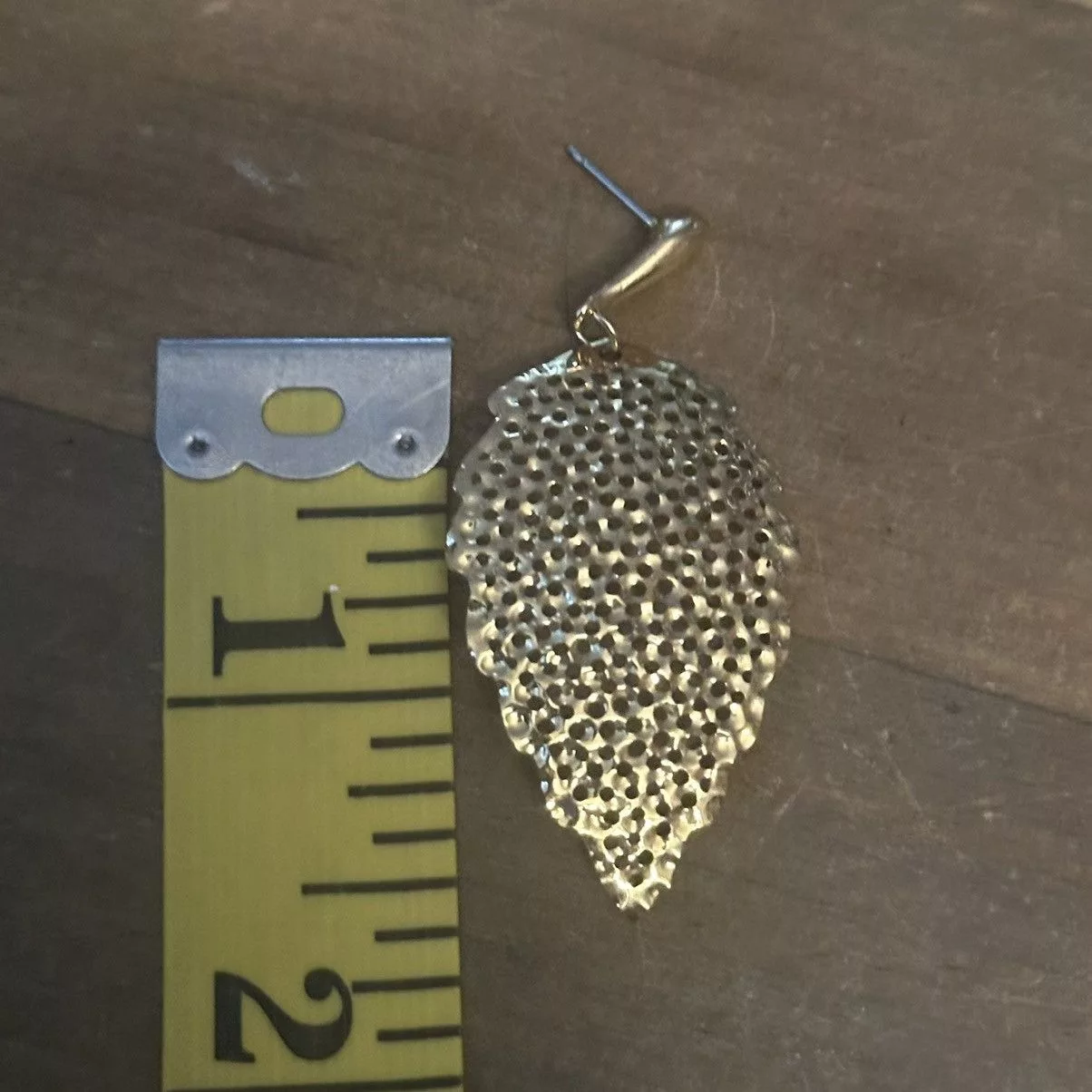 Other Earrings Other Gold filigree curved leaf dangle earrings
