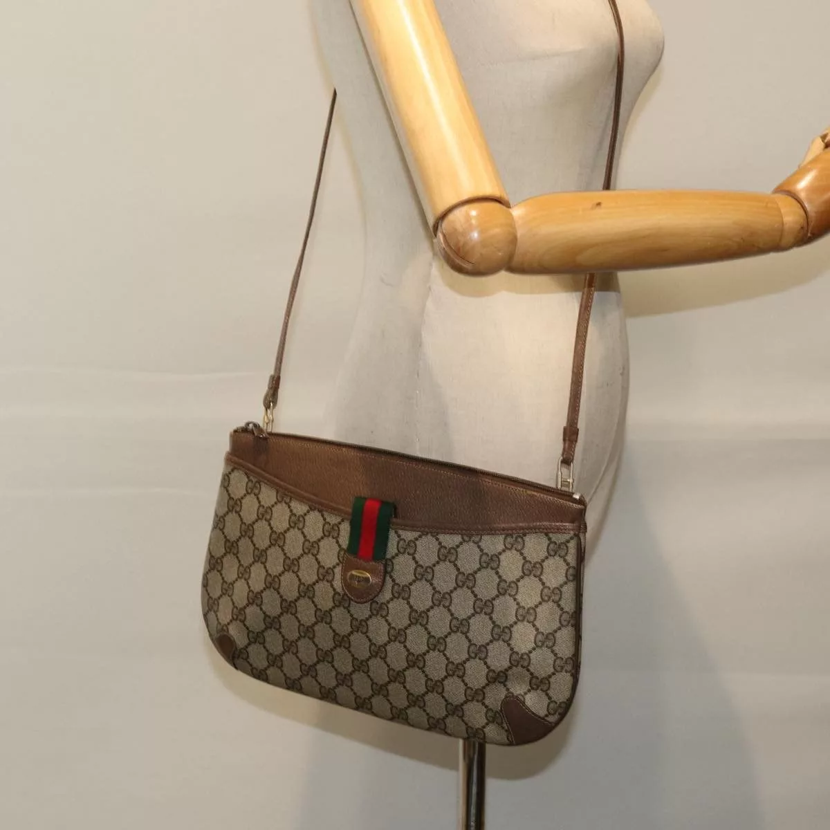 Gucci Shoulder Bags Gucci Ophidia shoulder Beige