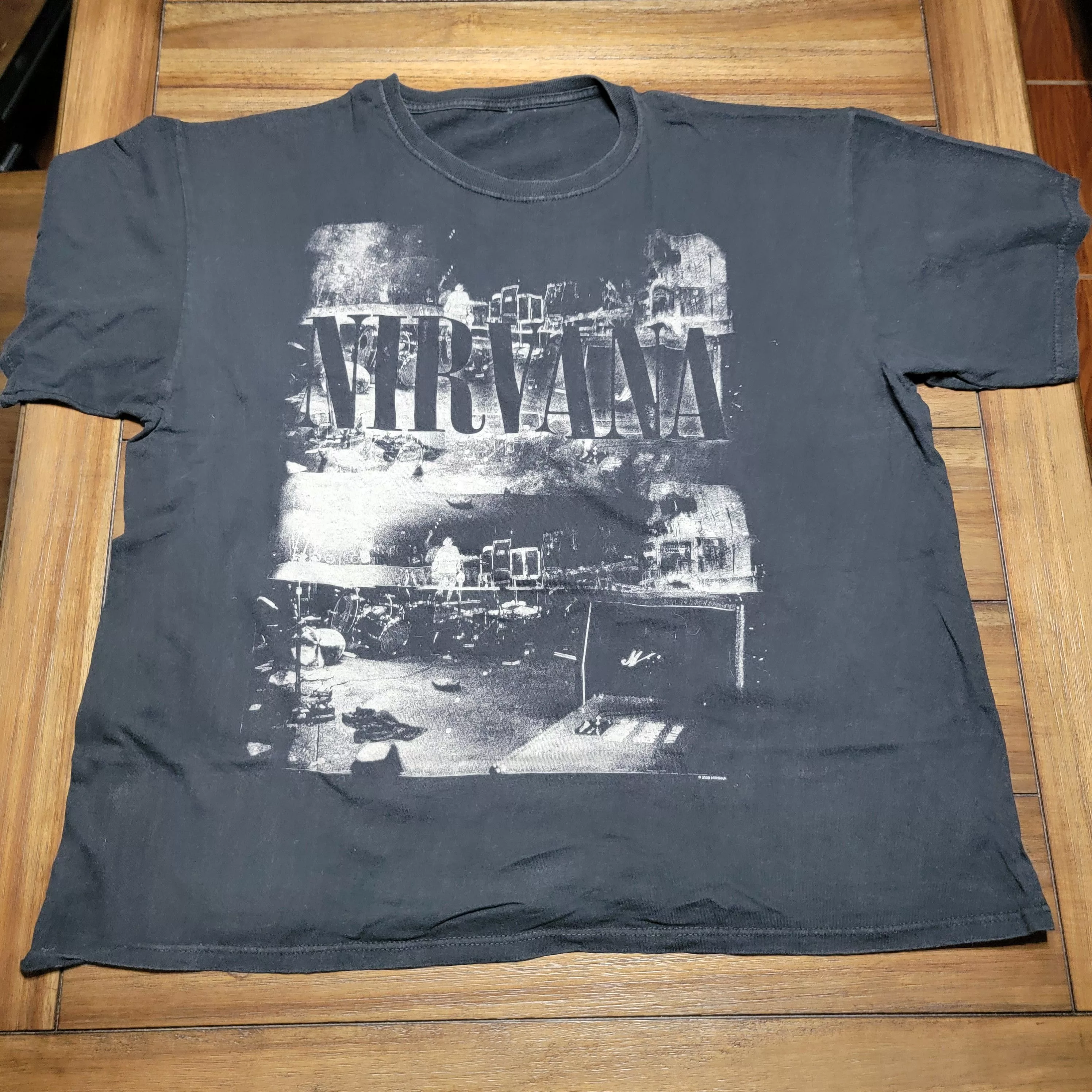 Nirvana Short Sleeve T Shirts Nirvana Graphic SS Black Unisex Tee On Stage