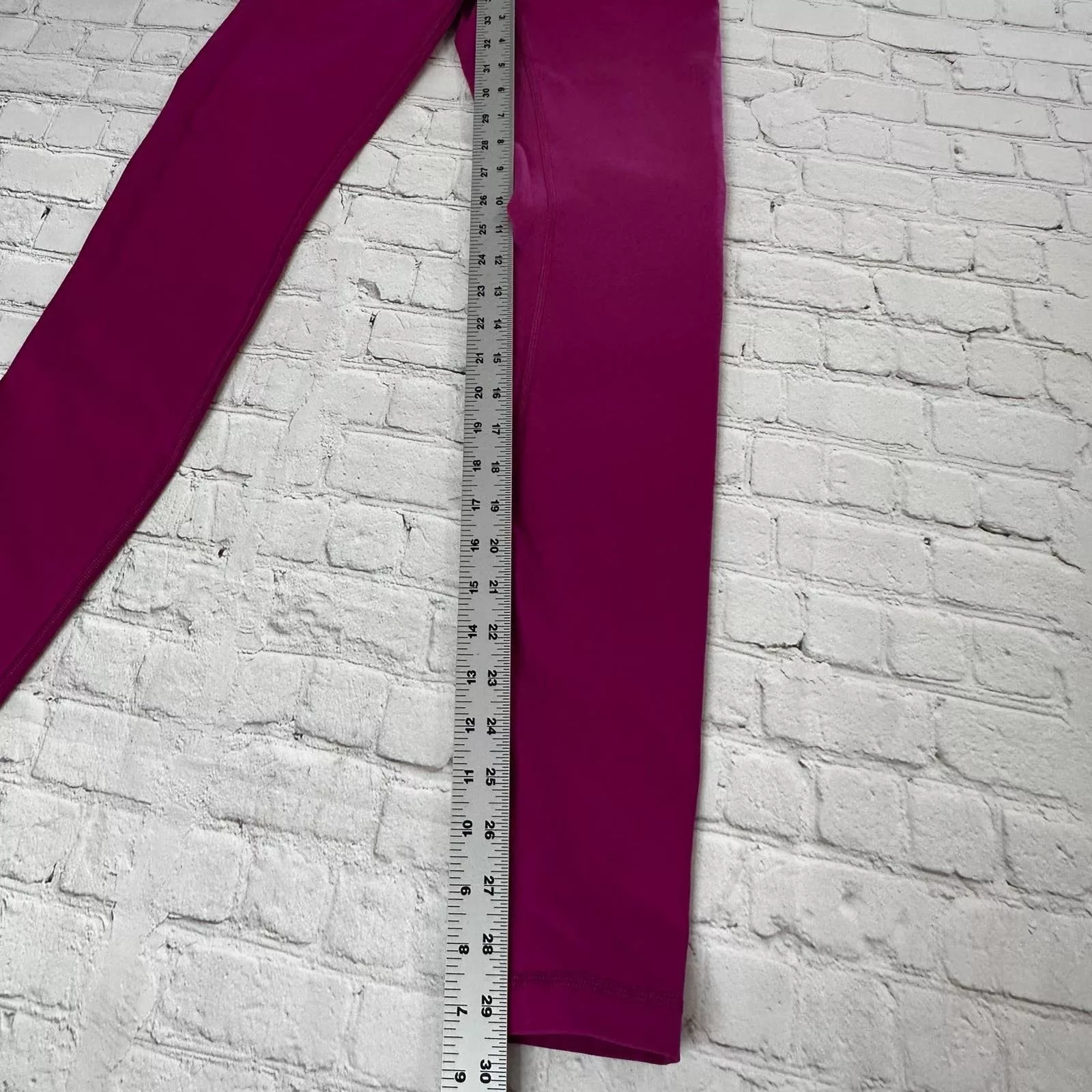 Reversible Lululemon Leggings size 6 Pink