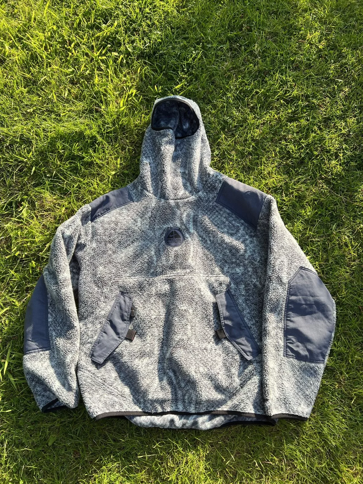 Nike ACG Sweatshirts Hoodies Nike ACG × Supreme Supreme®/Nike® ACG Fleece Pullover - Mint Snakeskin Black