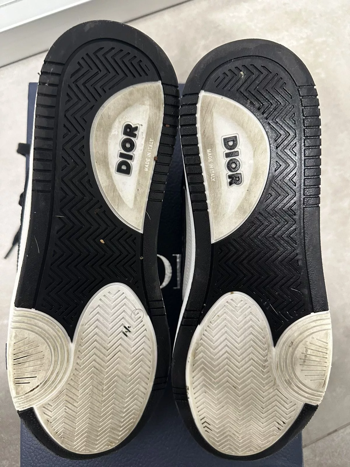 Dior Low Top Sneakers Dior B57 Mid-Top Sneaker - 11.5 US Black